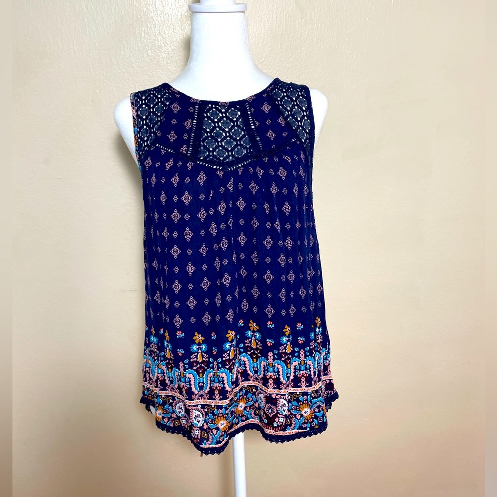 Mason & Belle Tank Top Blue Boho Floral with Lace Accent, sleeveless. Size Small